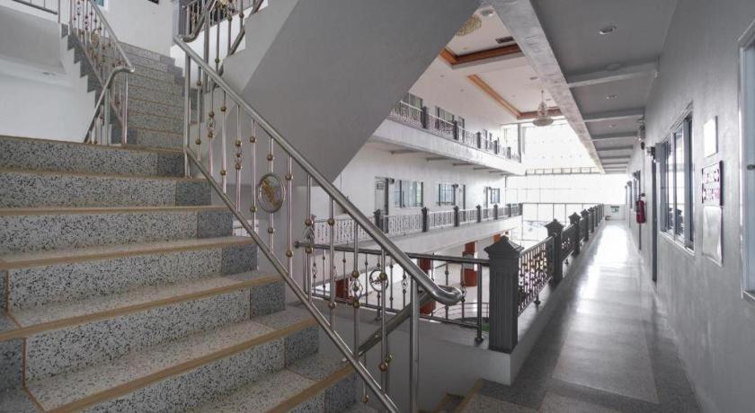 Oyo 75394 Sakthong Grand Hotel Chiang Khong Exterior photo